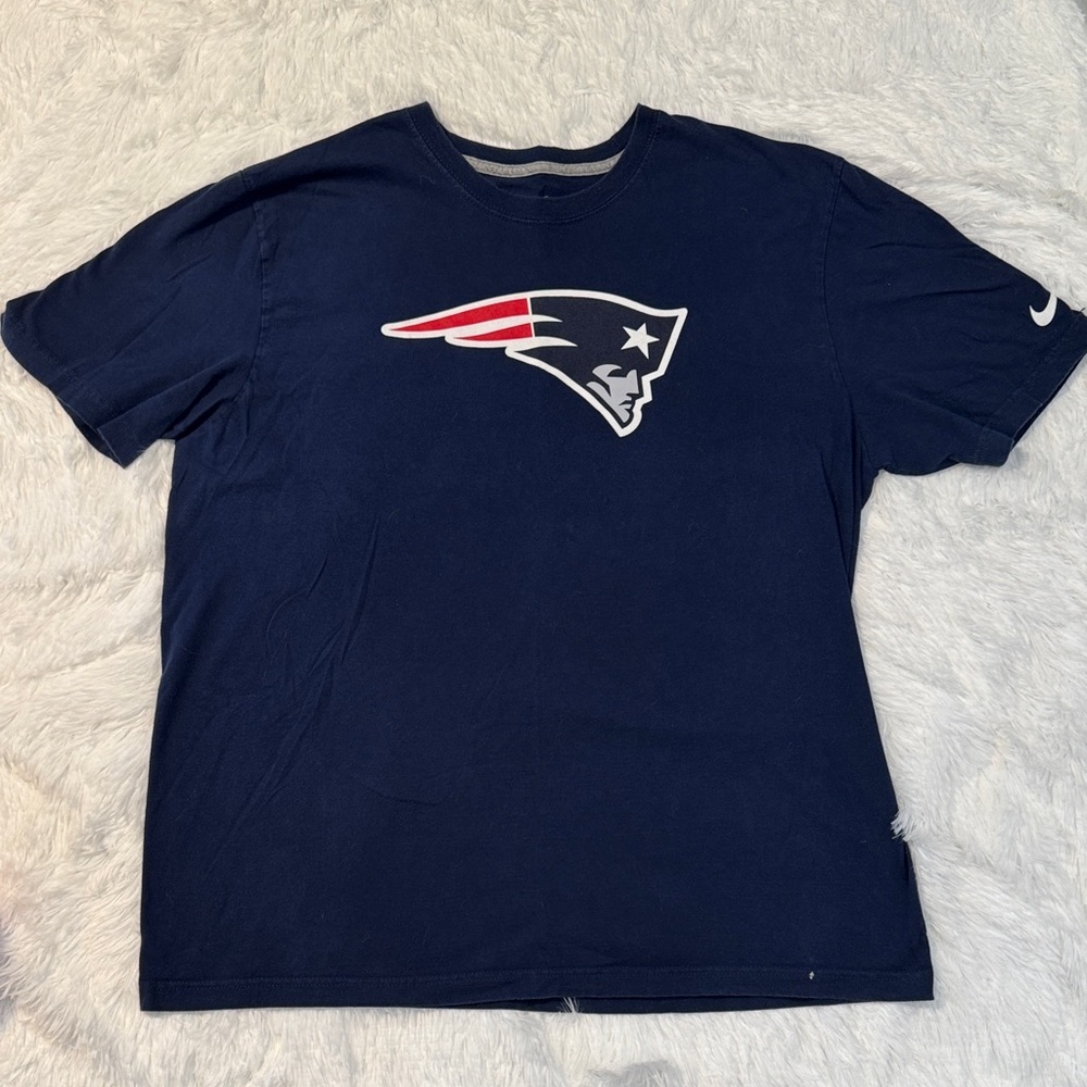 Nike Men's Patriots Navy Blue Graphic Tee